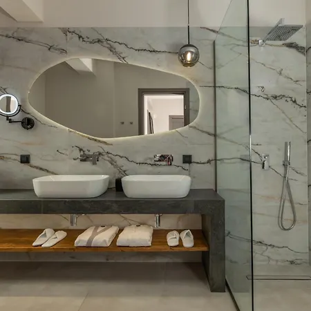 Avithos - Lassu Retreat * Zóla