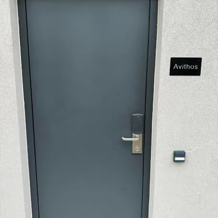 Avithos - Lassu Retreat