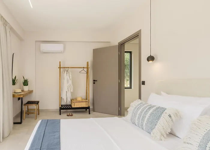 Avithos - Lassu Retreat * Zóla