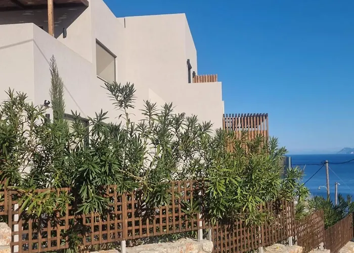 Avithos - Lassu Retreat Apartament *