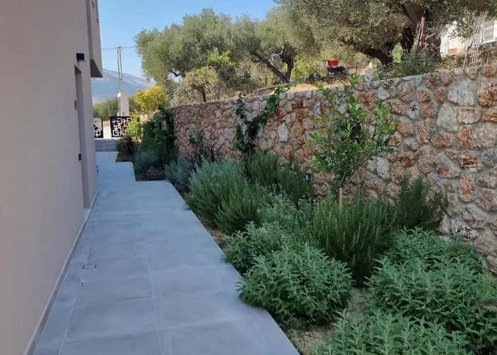 Avithos - Lassu Retreat * Zóla